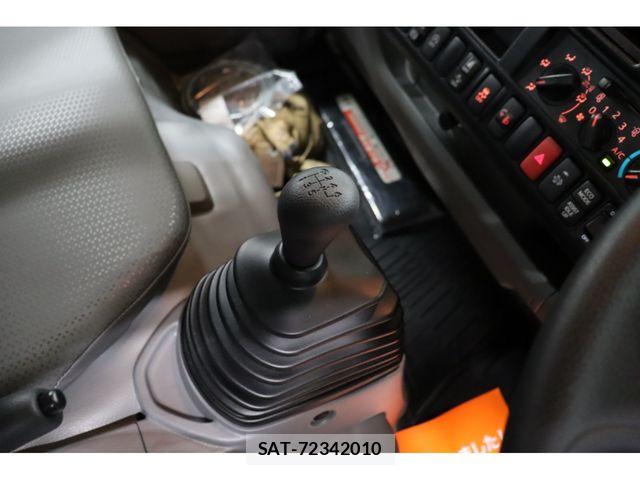 Hino DUTRO 2025-07 7217762-28