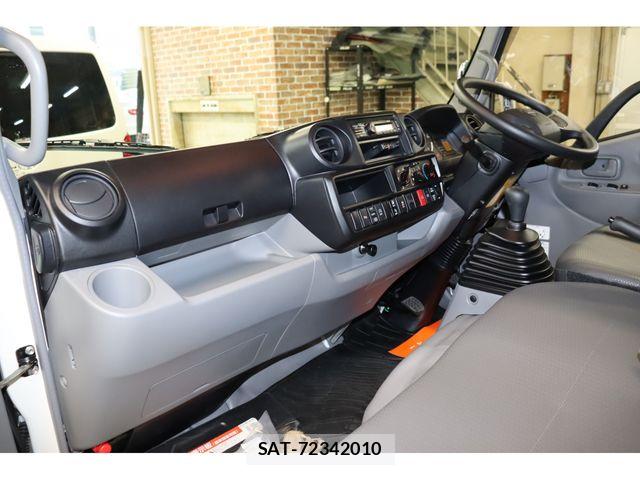 Hino DUTRO 2025-07 7217762-29