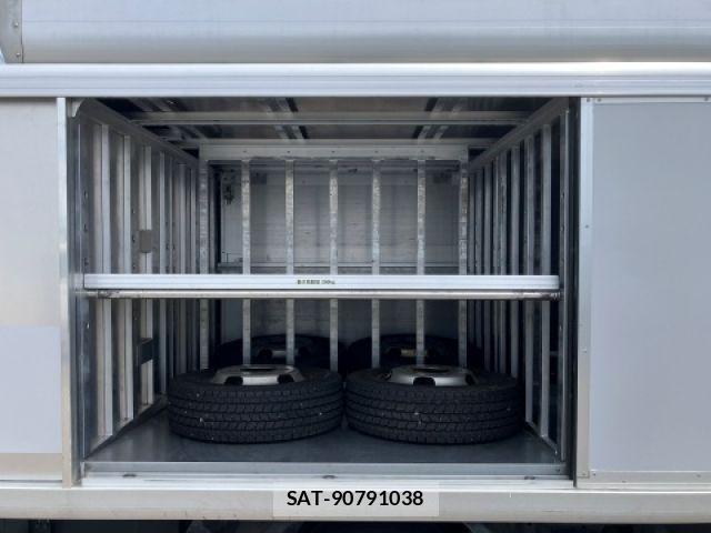 Hino DUTRO 2013-03 7217738-9