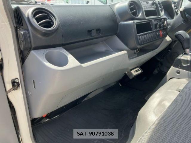 Hino DUTRO 2013-03 7217738-27