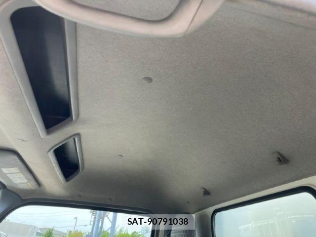 Hino DUTRO 2013-03 7217738-28