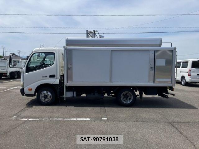 Hino DUTRO 2013-03 7217738-4
