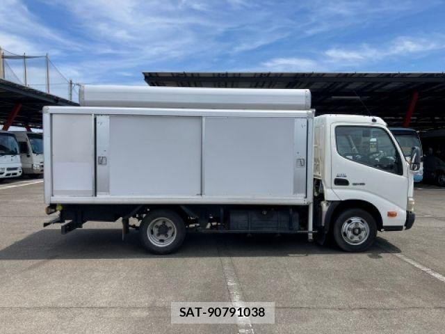 Hino DUTRO 2013-03 7217738-5