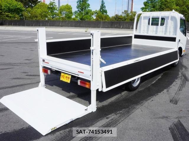 Hino DUTRO 2018-10 7217758-13