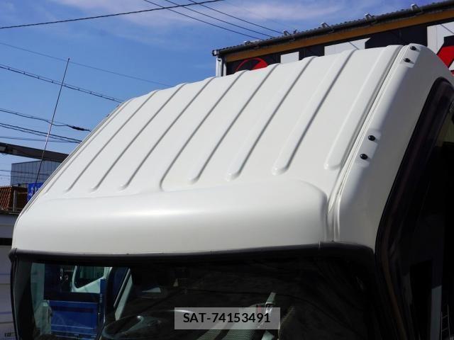 Hino DUTRO 2018-10 7217758-14