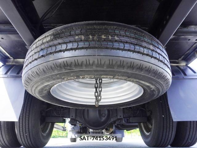 Hino DUTRO 2018-10 7217758-5