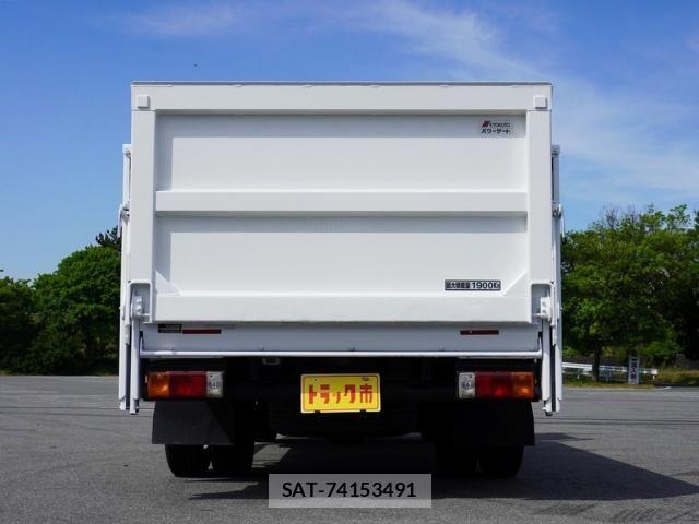 Hino DUTRO 2018-10 7217758-7