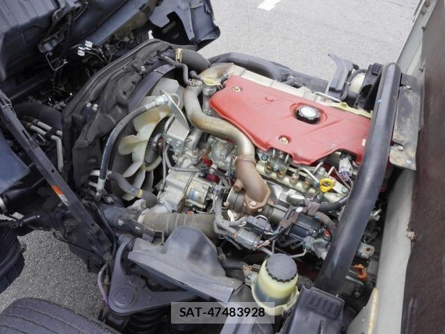 Hino DUTRO 2015-02 7217748-13