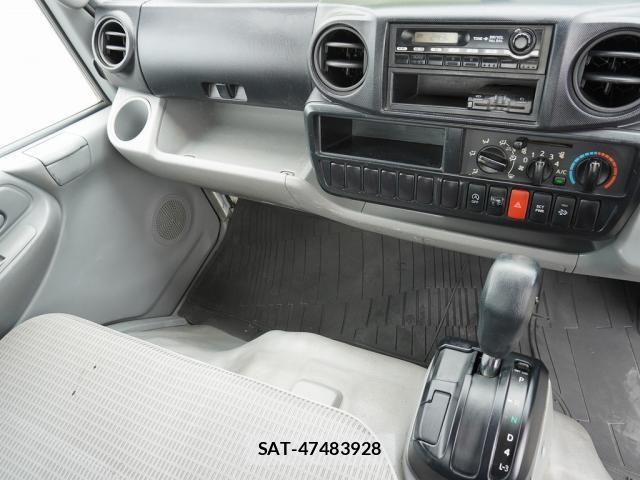 Hino DUTRO 2015-02 7217748-23