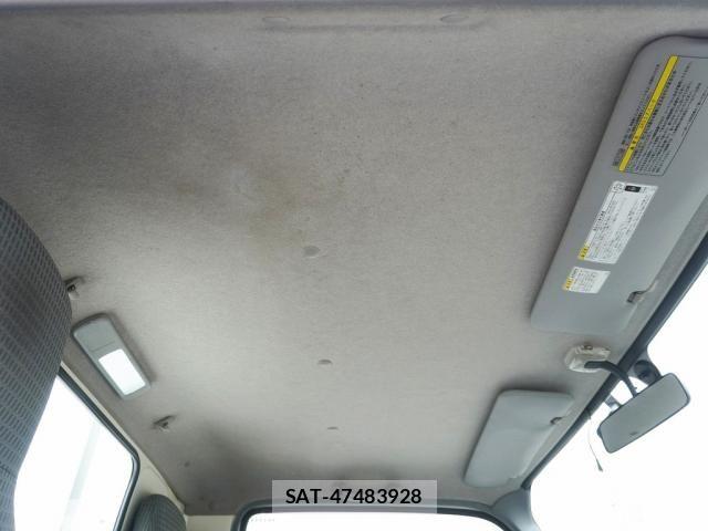 Hino DUTRO 2015-02 7217748-26
