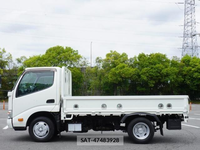 Hino DUTRO 2015-02 7217748-8