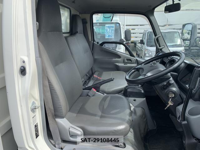 Hino DUTRO 2015-01 7217739-1