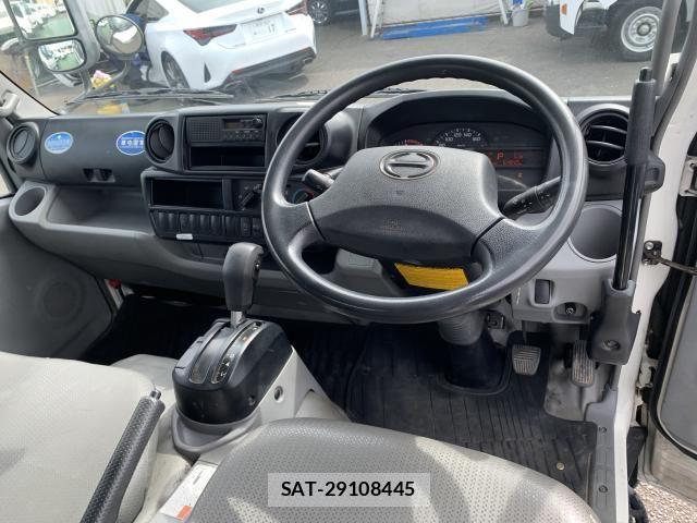 Hino DUTRO 2015-01 7217739-2