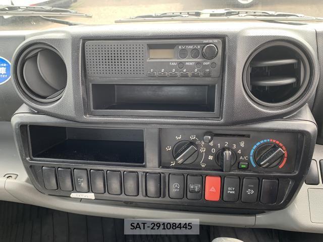 Hino DUTRO 2015-01 7217739-3