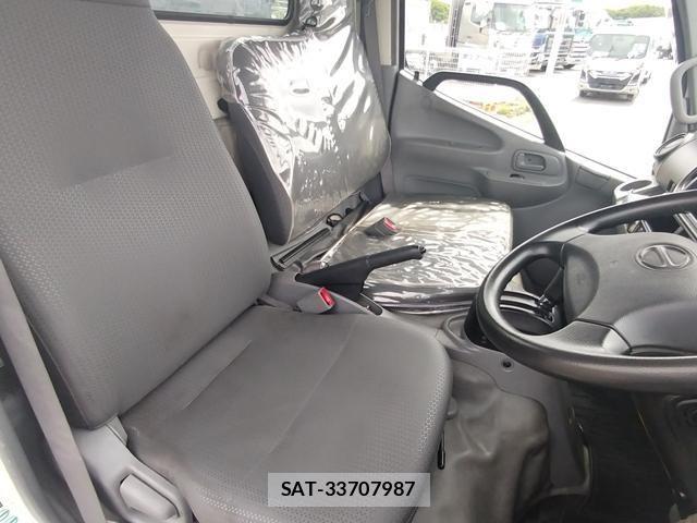 Hino DUTRO 2013-06 7250584-24