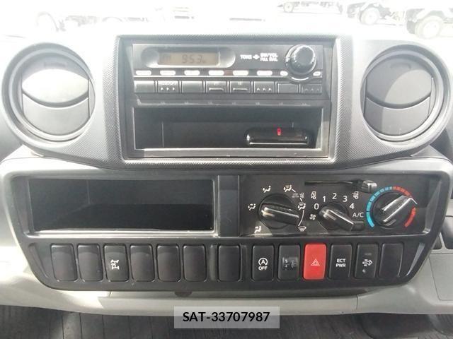 Hino DUTRO 2013-06 7250584-27