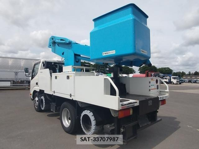 Hino DUTRO 2013-06 7250584-3
