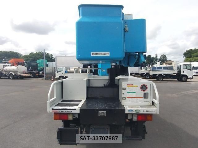 Hino DUTRO 2013-06 7250584-4