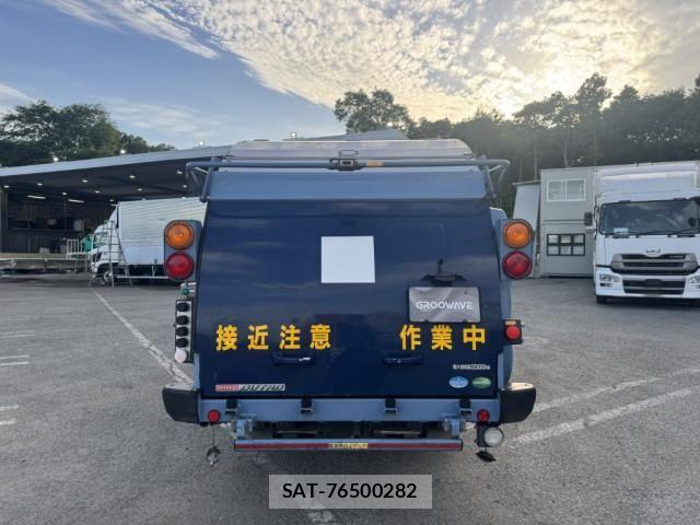 Hino DUTRO 2017-11 7250591-8