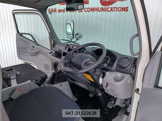Hino DUTRO 2025-08 7250565-17
