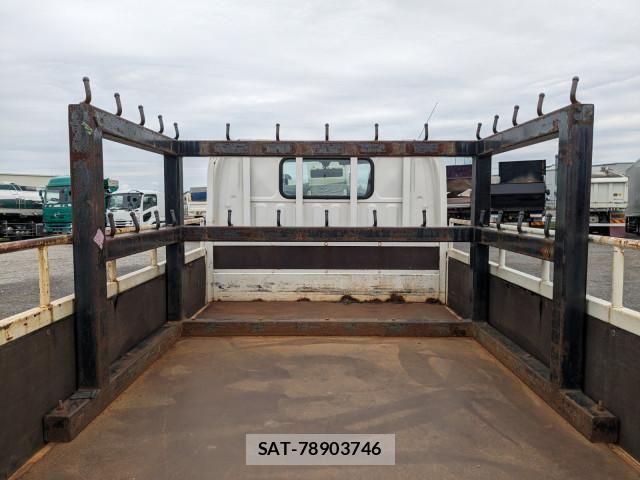 Hino DUTRO 2015-03 7250603-23