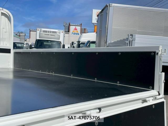 Hino DUTRO 2022-03 7250580-11