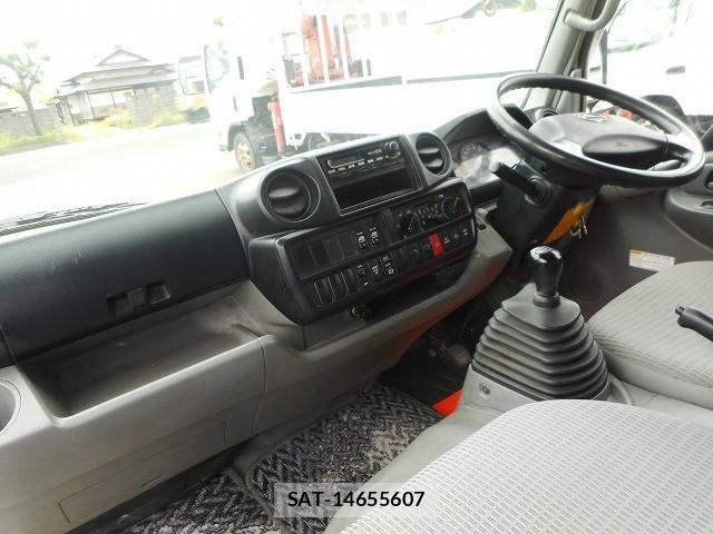 Hino DUTRO 2013-04 7250604-16