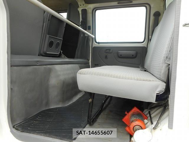 Hino DUTRO 2013-04 7250604-19