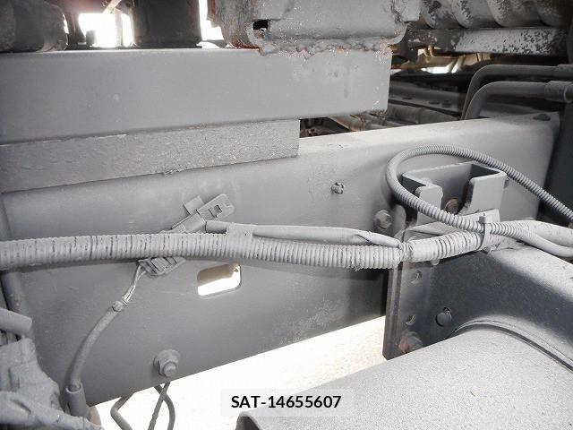 Hino DUTRO 2013-04 7250604-24