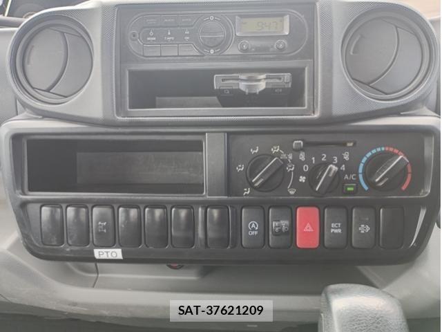 Hino DUTRO 2017-12 7250575-24