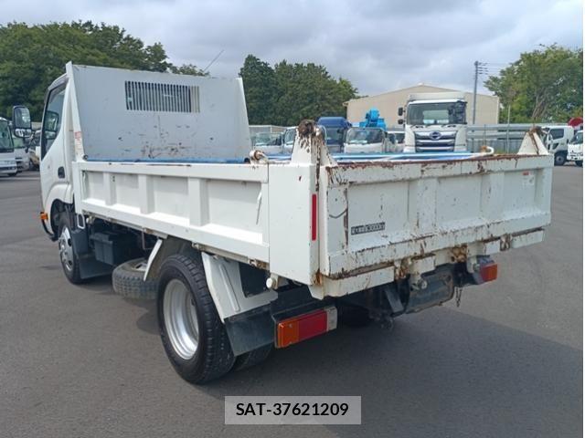 Hino DUTRO 2017-12 7250575-3