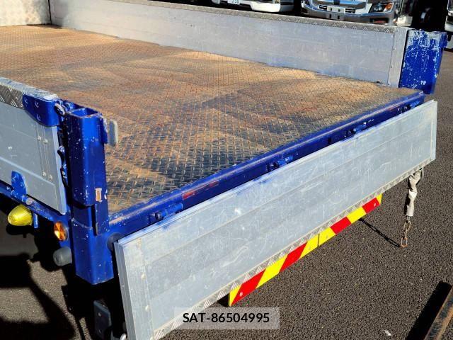 Hino DUTRO 2023-03 7250557-10