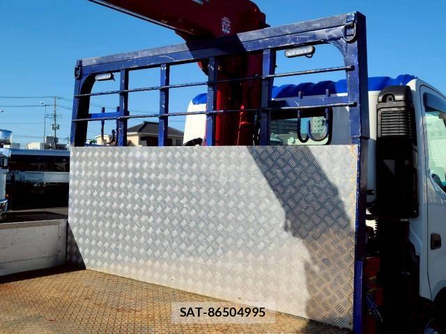 Hino DUTRO 2023-03 7250557-23