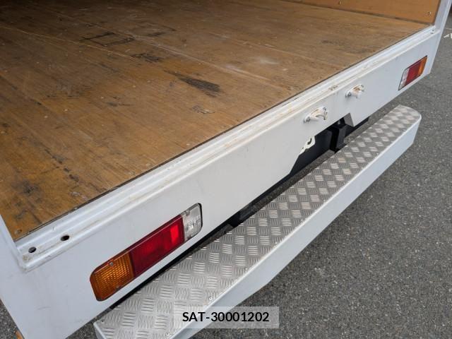 Hino DUTRO 2022-06 7250561-9