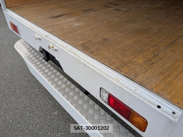 Hino DUTRO 2022-06 7250561-10
