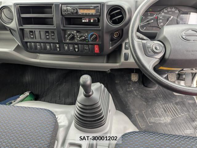 Hino DUTRO 2022-06 7250561-27