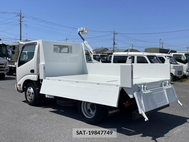Hino DUTRO 2022-03 7250556-9