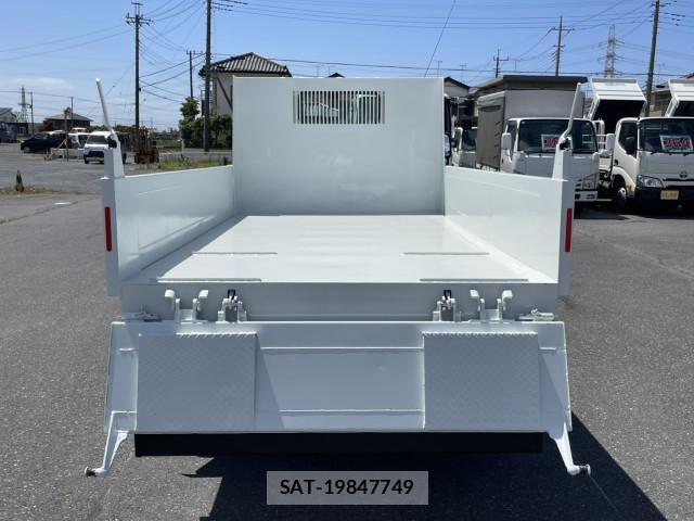 Hino DUTRO 2022-03 7250556-10