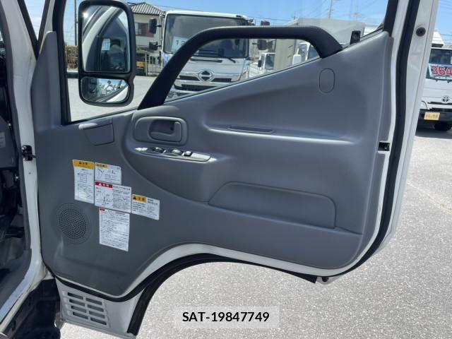 Hino DUTRO 2022-03 7250556-12