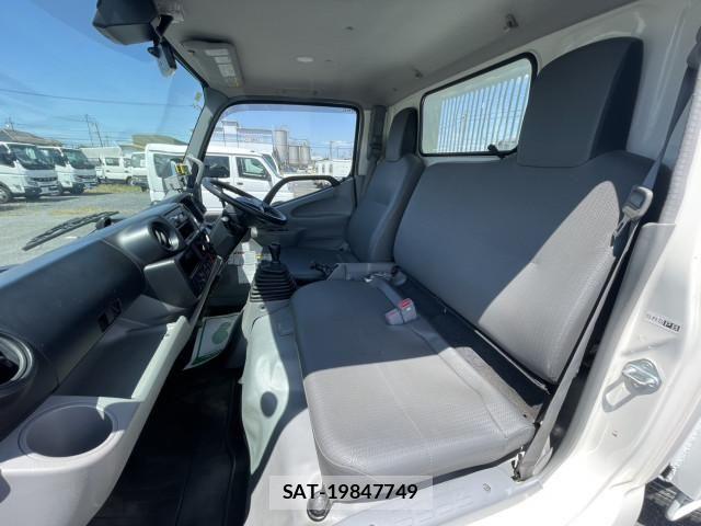 Hino DUTRO 2022-03 7250556-15