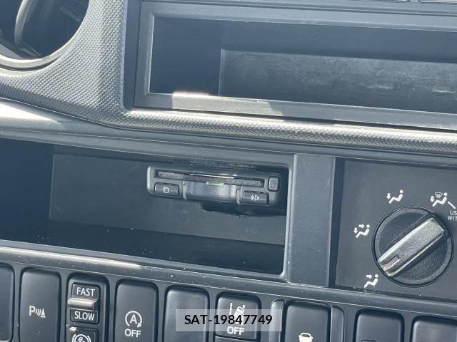 Hino DUTRO 2022-03 7250556-19