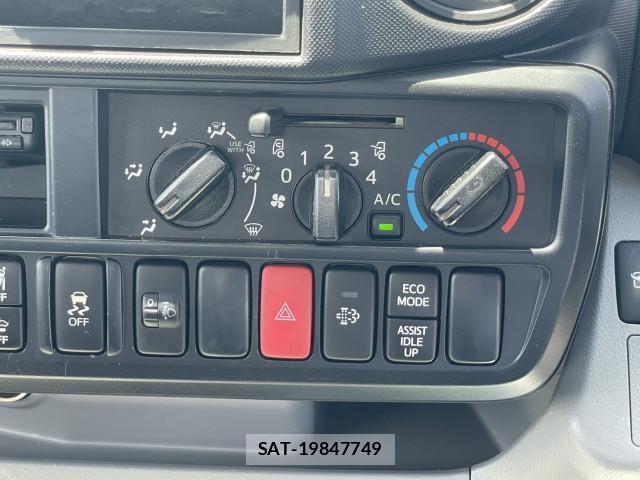 Hino DUTRO 2022-03 7250556-21