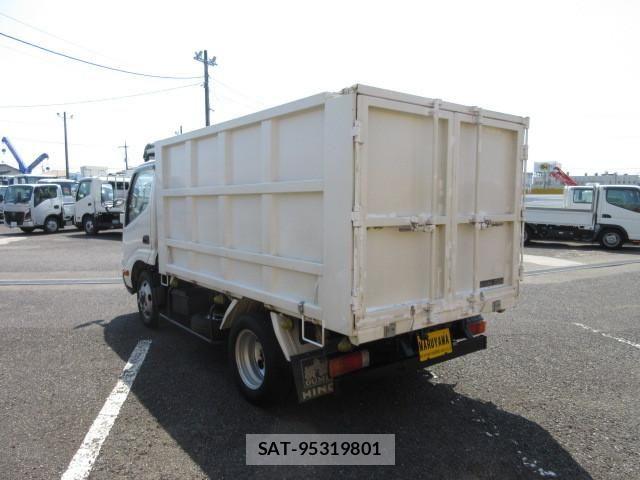 Hino DUTRO 2011-07 7250576-8