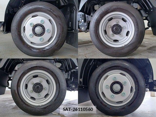 Hino DUTRO 2025-08 7250562-8