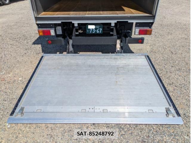 Hino DUTRO 2022-05 7250564-12