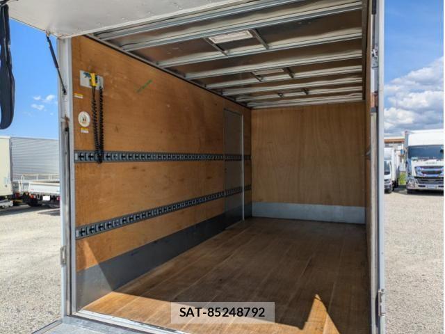 Hino DUTRO 2022-05 7250564-18