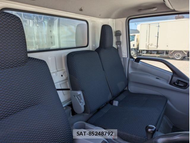 Hino DUTRO 2022-05 7250564-25