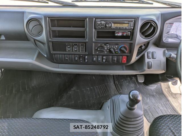 Hino DUTRO 2022-05 7250564-26