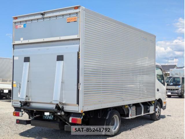 Hino DUTRO 2022-05 7250564-6