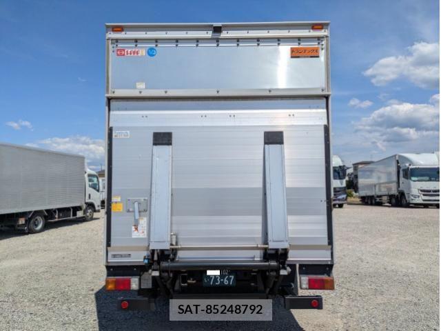 Hino DUTRO 2022-05 7250564-8